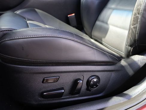 Used 2018 Kia Stinger GT2 AWD/4WD image 16