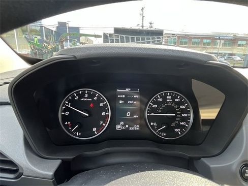 Used 2025 Subaru Crosstrek 2.0i Premium image 15