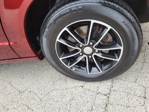 Used 2018 Dodge Grand Caravan GT image 31