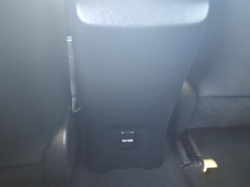 Used 2019 Toyota Prius Prime Premium image 18