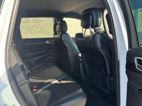 Used 2020 Jeep Grand Cherokee Altitude AWD/4WD image 12