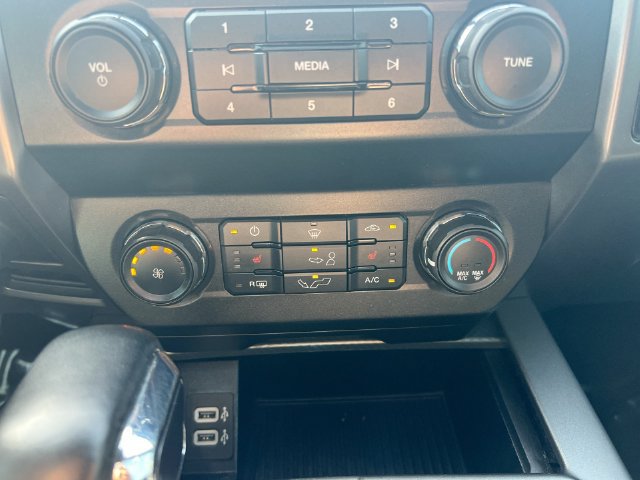 Used 2020 Ford F150 XLT w/ Equipment Group 302A Luxury AWD/4WD image 19
