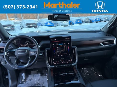 Used 2025 GMC Yukon XL Denali image 24