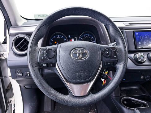 Used 2018 Toyota RAV4 LE w/ Carpet Mat Package FWD image 16