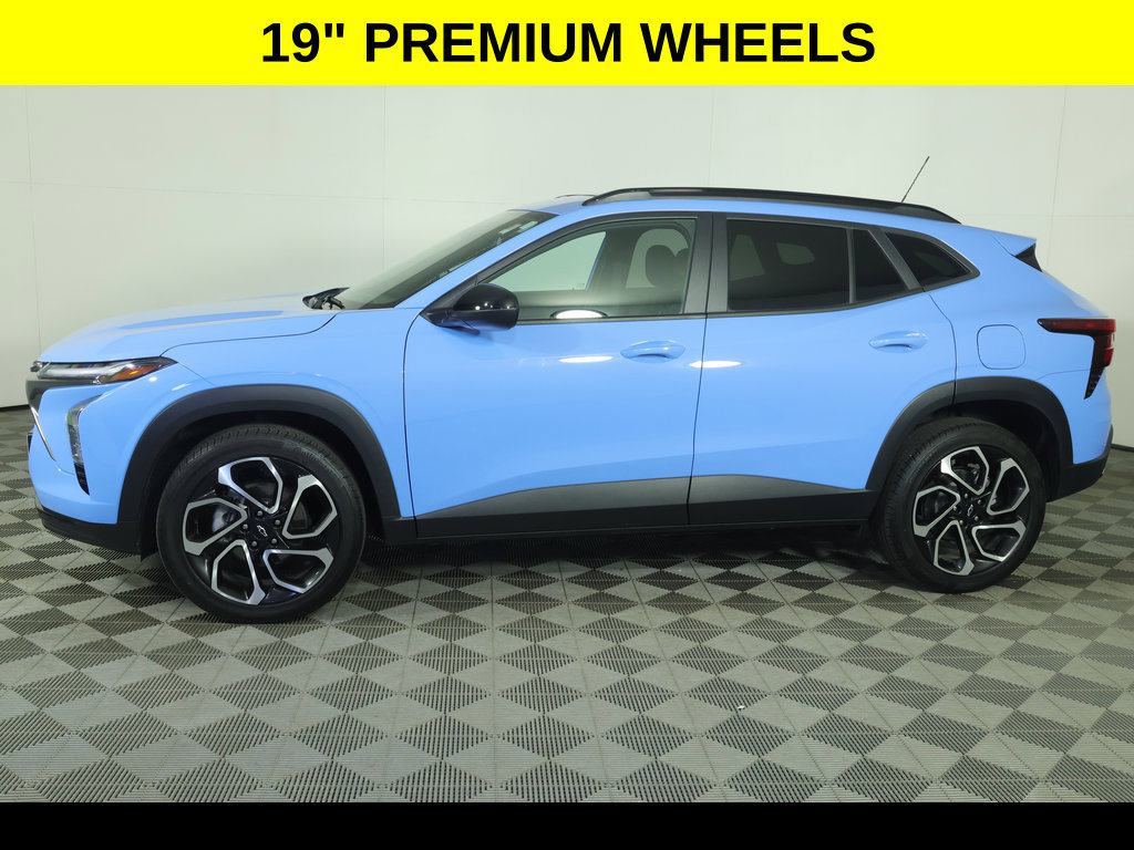 Used 2024 Chevrolet Trax RS w/ Sunroof Package FWD image 6