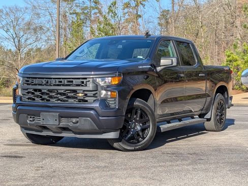 Used 2022 Chevrolet Silverado 1500 Custom image 4
