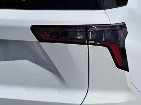New 2027 Chevrolet Equinox LT w/ Convenience Package II FWD image 39