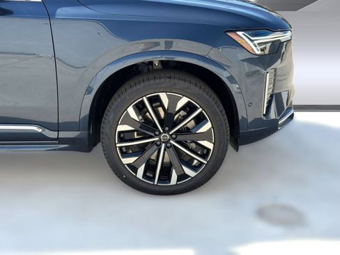 New 2026 Volvo XC90 B5 Plus AWD/4WD image 12
