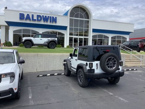 Used 2012 Jeep Wrangler Sport AWD/4WD image 5