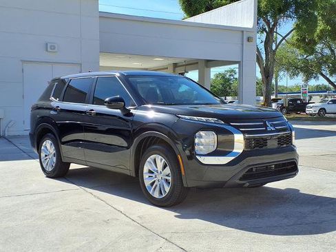 New 2026 Mitsubishi Outlander ES FWD image 5