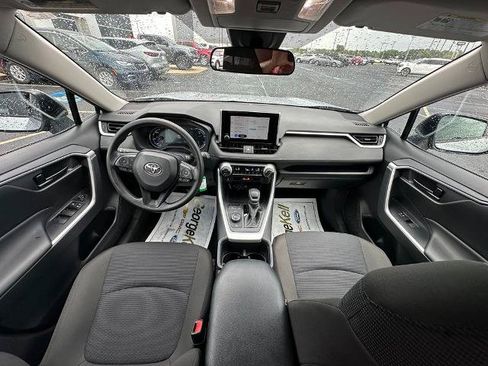 Used 2025 Toyota RAV4 LE AWD/4WD image 5