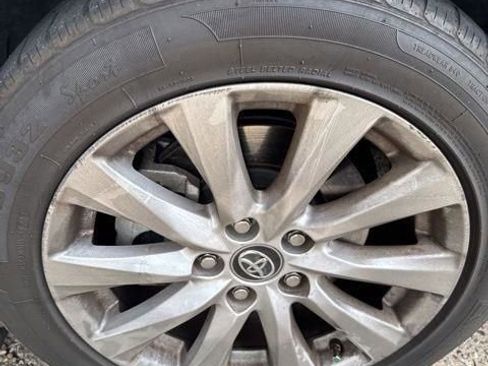 Used 2019 Toyota Camry LE image 34