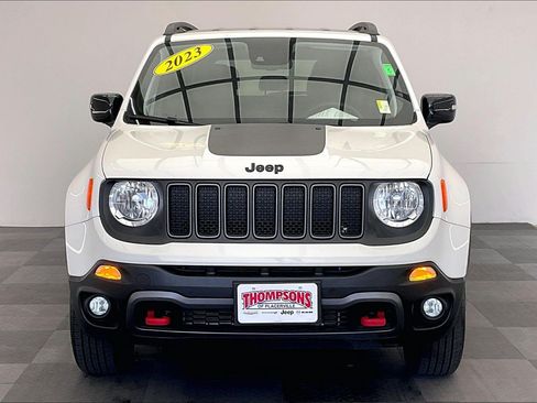 Used 2023 Jeep Renegade Trailhawk AWD/4WD image 2