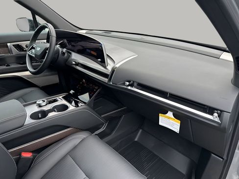 New 2026 Cadillac Vistiq Luxury w/ LPO, Floor Liner Package image 14