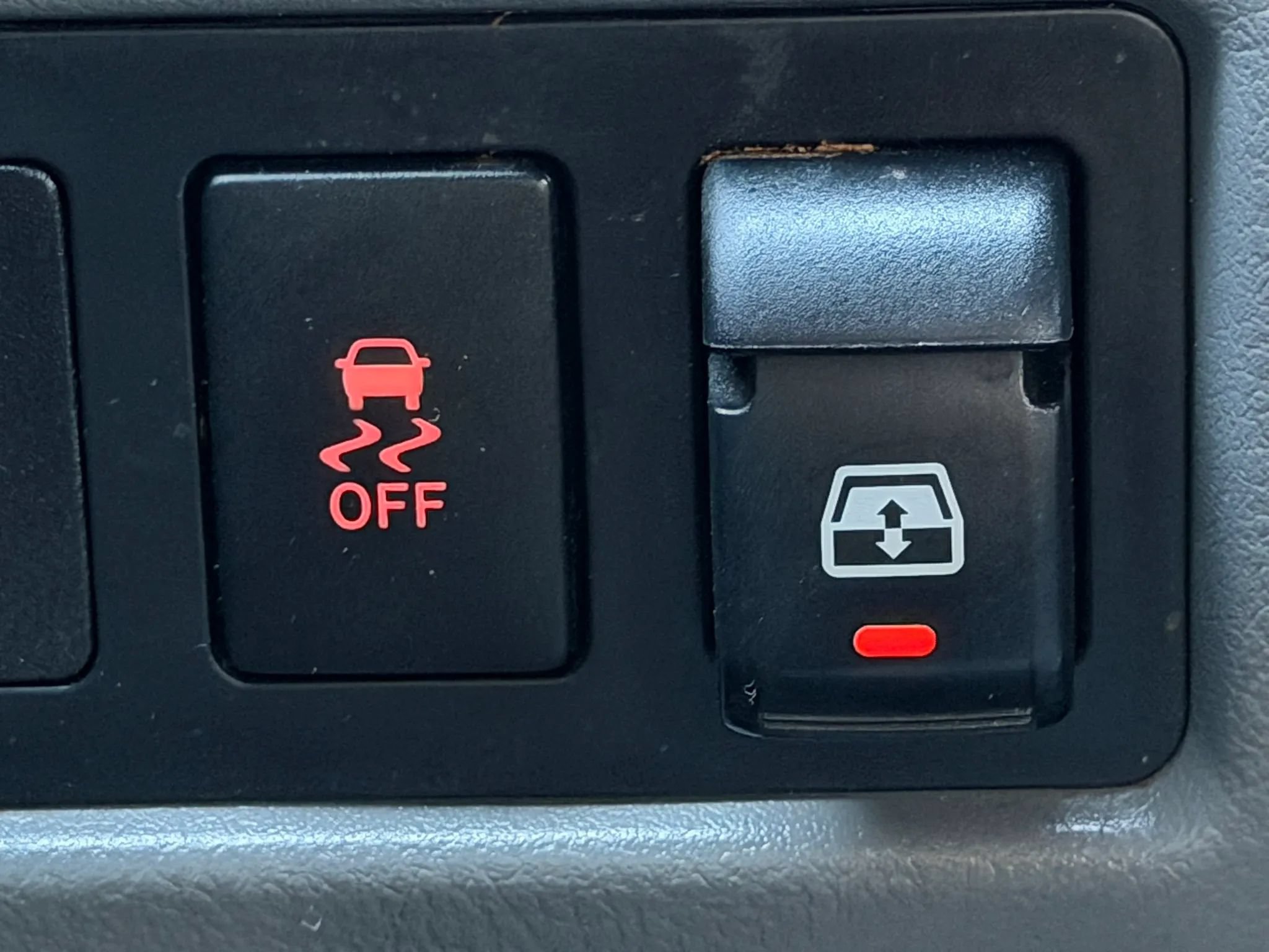 Used 2011 Toyota Tundra 2WD CrewMax w/ SR5 Pkg image 23