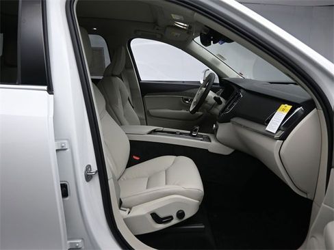 New 2025 Volvo XC90 B6 Plus w/ Protection Package Premier image 30