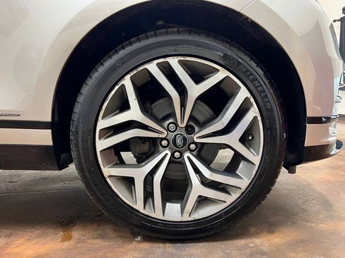 Used 2020 Land Rover Range Rover Velar R-Dynamic S image 11