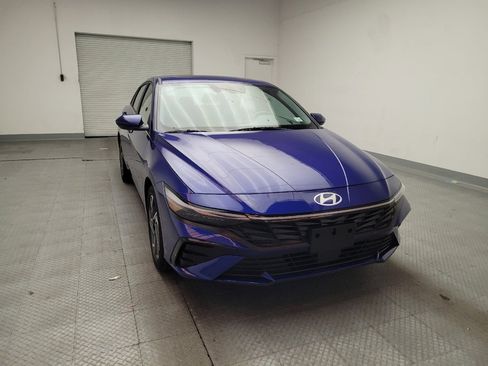 Used 2025 Hyundai Elantra SEL FWD image 14