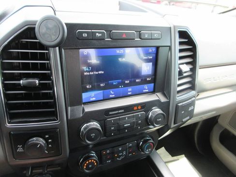 Used 2022 Ford F350 XLT w/ XLT Premium Package AWD/4WD image 28