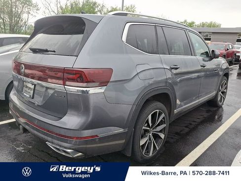 Used 2024 Volkswagen Atlas SEL Premium R-Line AWD/4WD image 5