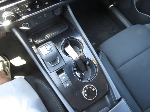 Used 2023 Nissan Rogue S AWD/4WD image 23