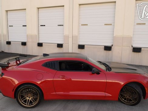 Used 2016 Chevrolet Camaro SS image 33