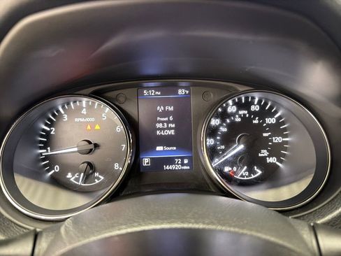 Used 2018 Nissan Rogue SV FWD image 20