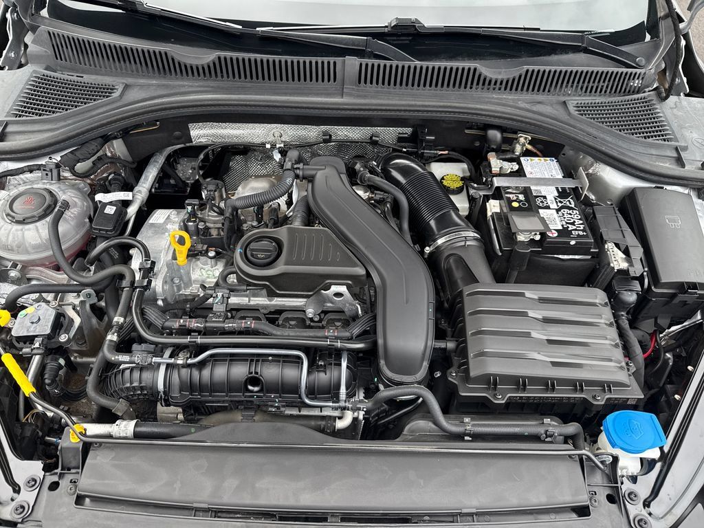 Used 2025 Volkswagen Jetta SE FWD image 22
