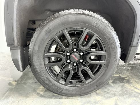 Used 2020 GMC Sierra 1500 Elevation image 28