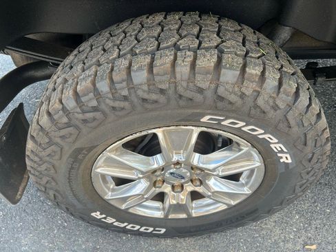 Used 2016 Ford F150 XLT w/ Equipment Group 302A Luxury AWD/4WD image 5