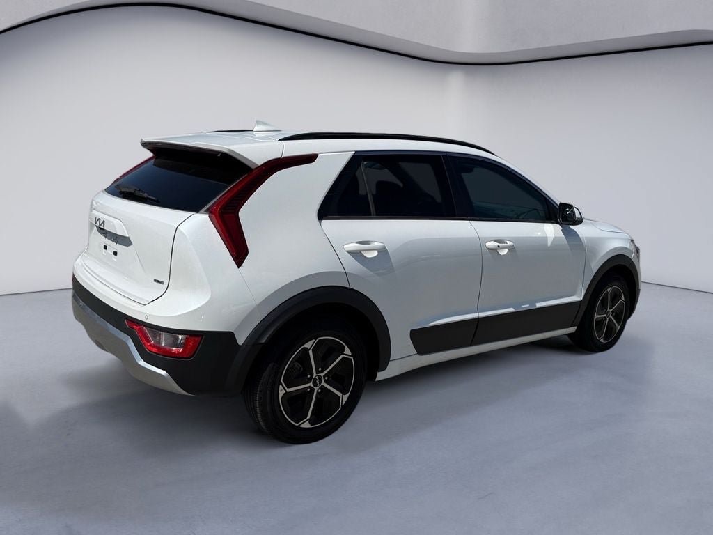 Used 2023 Kia Niro EX FWD image 5