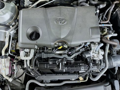 Used 2024 Toyota Camry SE FWD image 31