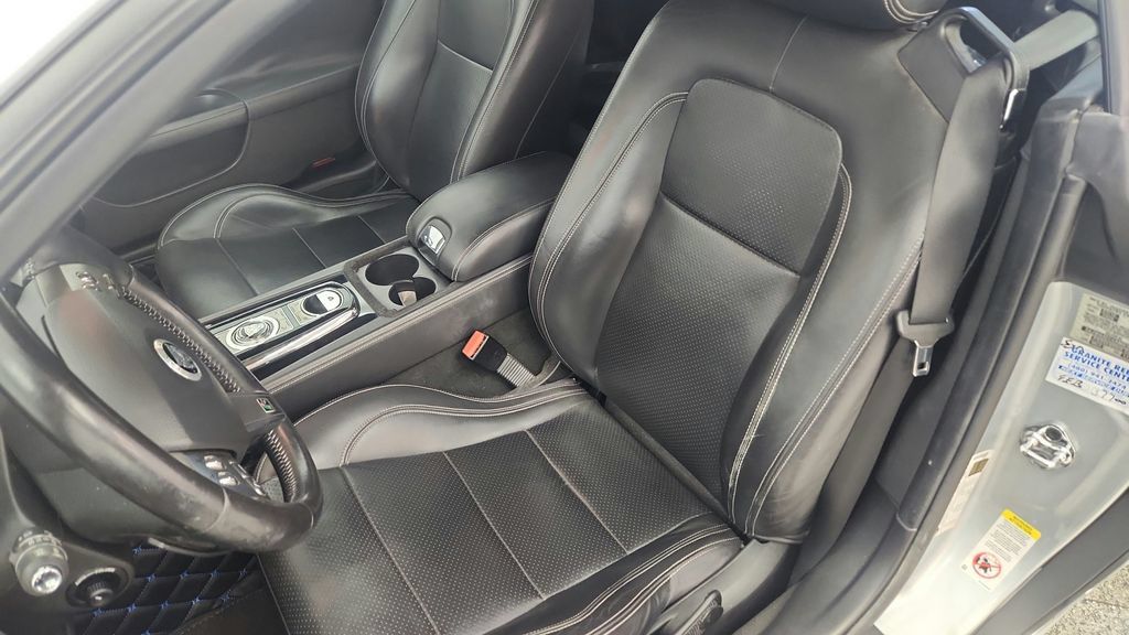 Used 2010 Jaguar XKR R RWD image 15
