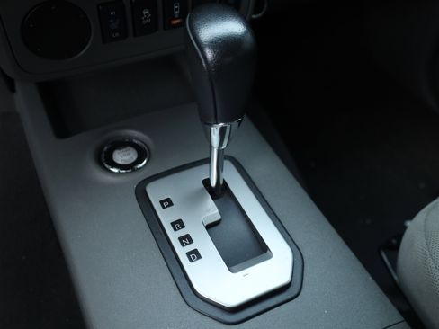 Used 2020 Nissan Frontier SV image 10