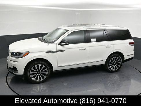Used 2022 Lincoln Navigator Reserve AWD/4WD image 28