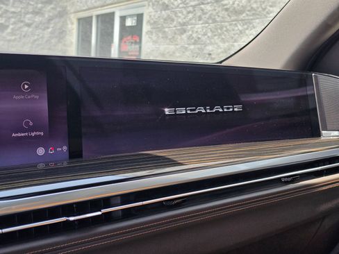 Used 2025 Cadillac Escalade ESV Premium Luxury w/ Touring Package AWD/4WD image 15