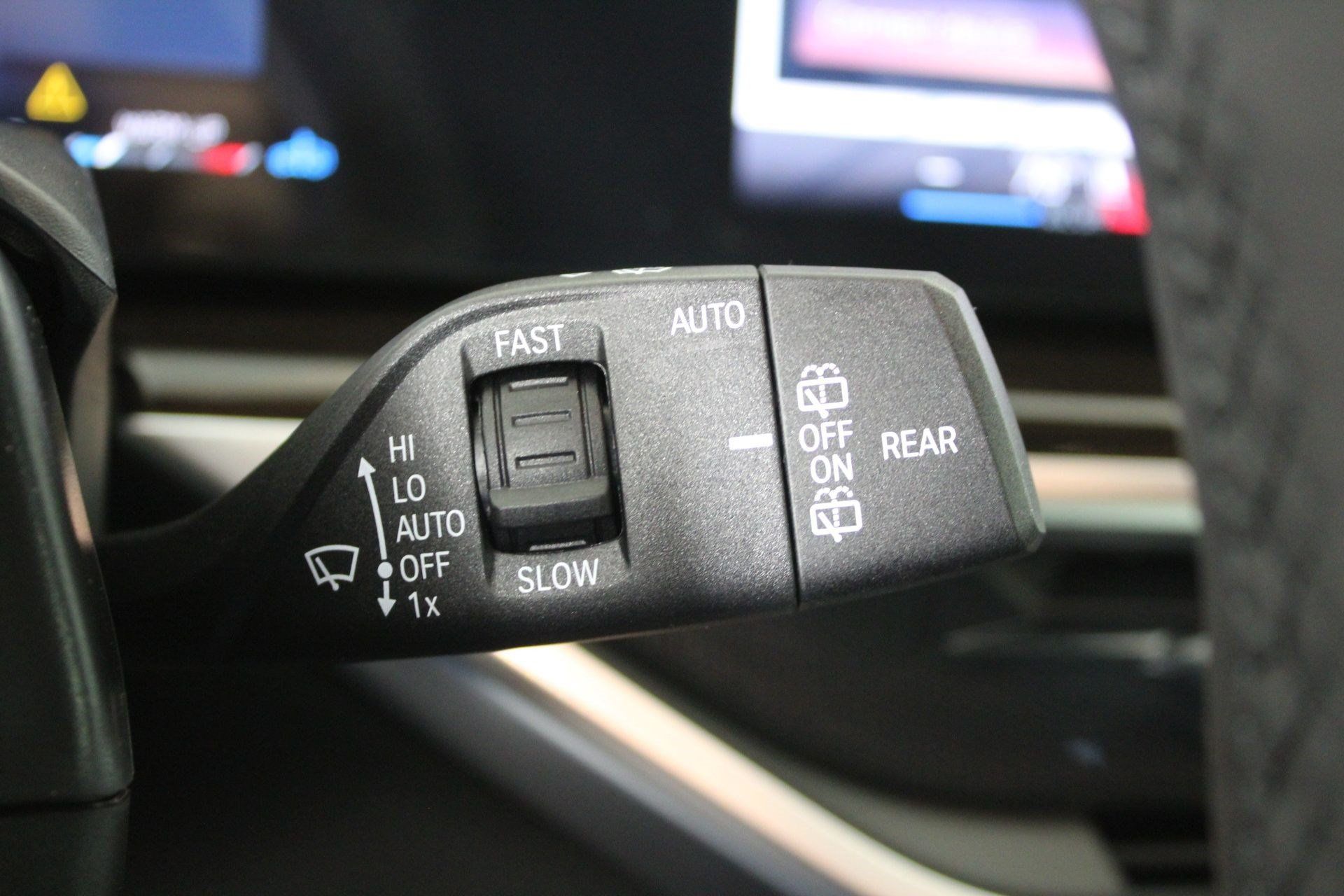 Used 2026 BMW X5 sDrive40i w/ M Sport Package RWD image 31