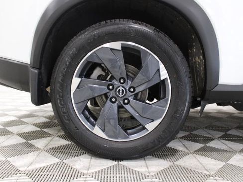 Used 2024 Nissan Rogue SV image 44