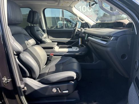 New 2025 Lincoln Navigator L Reserve image 7