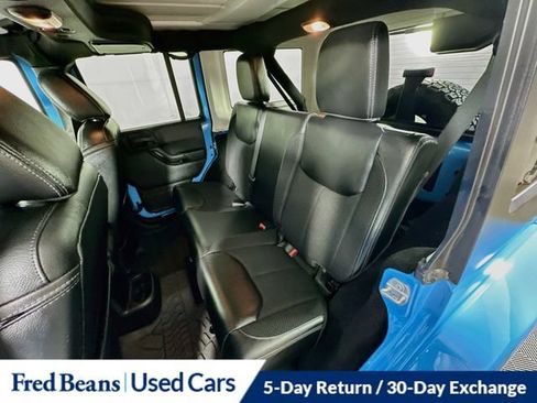 Used 2017 Jeep Wrangler Unlimited Sahara AWD/4WD image 29