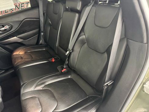 Used 2021 Jeep Cherokee Latitude Lux w/ Sun & Sound Group image 38