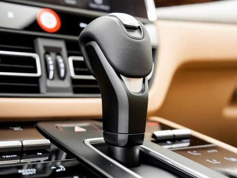 New 2026 Porsche Macan image 22