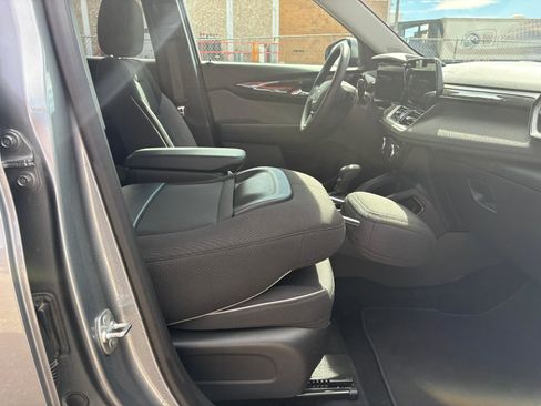 Used 2025 Chevrolet TrailBlazer LT image 11