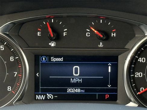 Used 2023 GMC Acadia SLE w/ Driver Convenience Package image 15