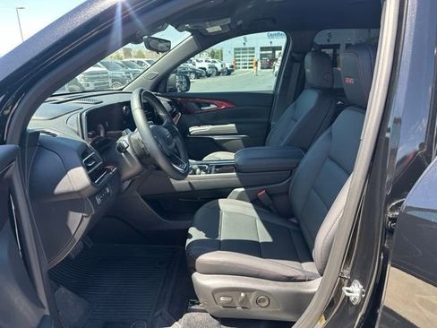 Certified 2026 Chevrolet Traverse Z71 w/ Enhanced Driving Package AWD/4WD image 2