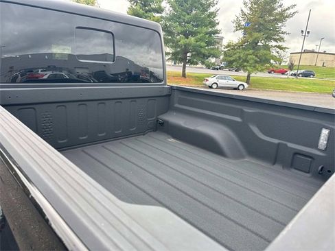 Used 2022 Jeep Gladiator Sport image 14