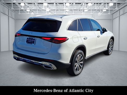Used 2026 Mercedes-Benz GLC 300 4MATIC image 4