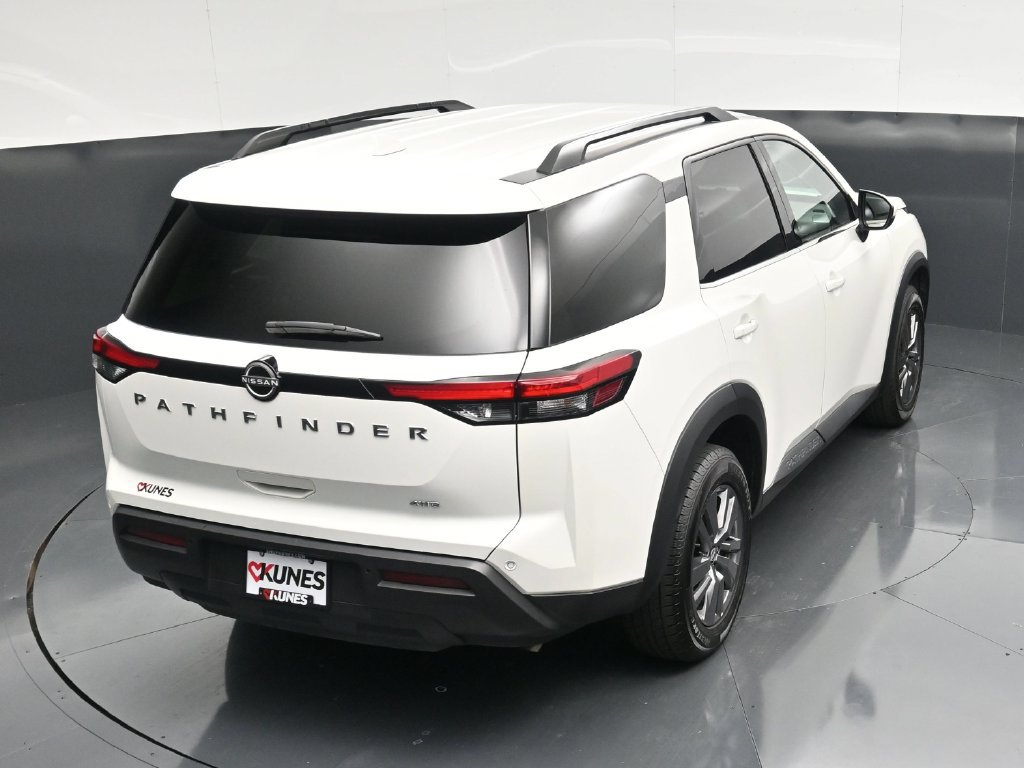 Used 2025 Nissan Pathfinder SV AWD/4WD image 35