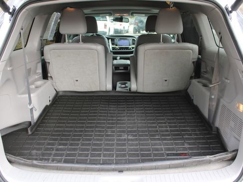 Used 2015 Toyota Highlander XLE image 12
