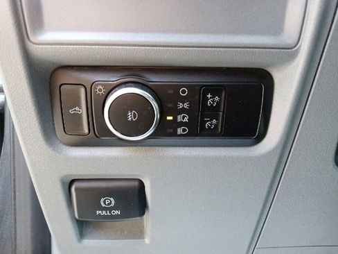 Used 2023 Ford F150 XLT AWD/4WD image 17